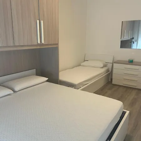 Kb A Due Passi Dal Mare - 5 Posti Letto Jesolo
