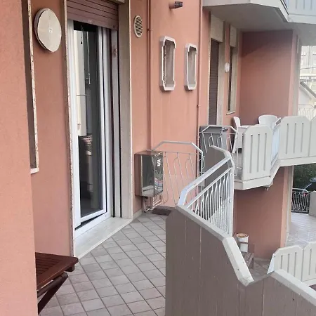 Kb A Due Passi Dal Mare - 5 Posti Letto Jesolo